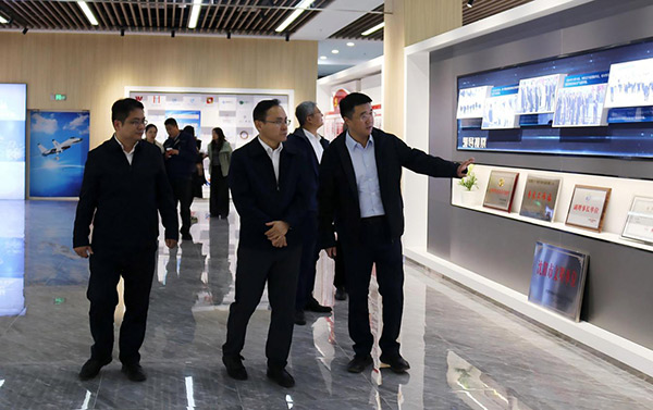 中國(guó)鋼研黨委副書(shū)記、總經(jīng)理高宏斌一行 到航產(chǎn)集團(tuán)調(diào)研